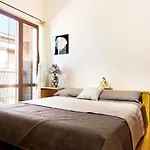 Laura فندق مبيت وإفطار 3*
